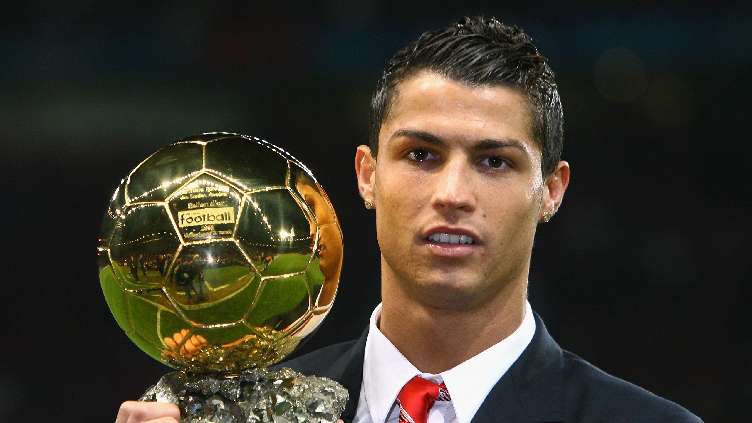 fb体育-英超本轮焦点：大逆转引爆全场，英超本轮集锦视频